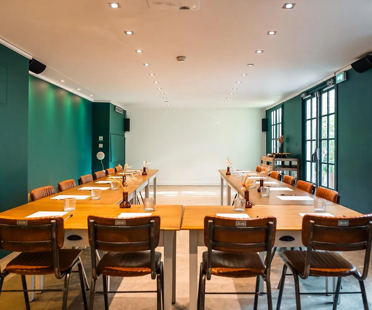 Kube Hotel Parigi